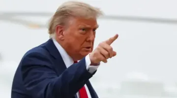 ترامب يوجه بتنفيذ عقوبات صارمة ضد من يهينون العلم الأمريكي