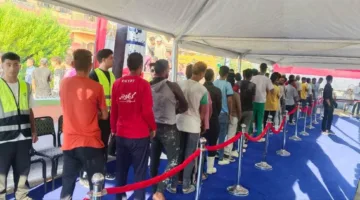 تزايد كبير في أعداد المواطنين أمام لجان الشروق قبيل بدء التصويت في انتخابات الشيوخ