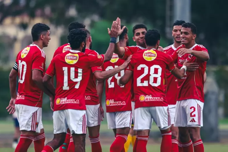تشكيلة الأهلي: شوبير يتولى حراسة المرمى وجراديشار يقود خط الهجوم أمام منتخب الشباب تشكيلة الأهلي: شوبير يتولى حراسة المرمى وجراديشار يقود خط الهجوم أمام منتخب الشباب