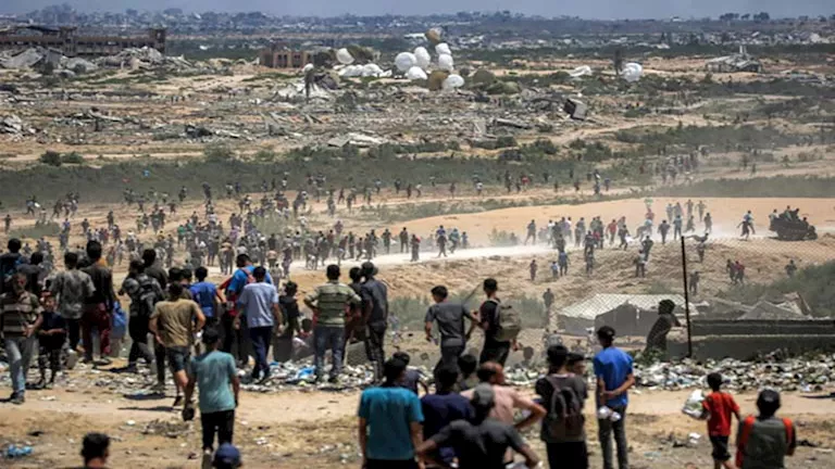 تصاعد الاتهامات ضد إسرائيل عقب مقتل 20 فلسطينياً في حادث شاحنة متعمد تصاعد الاتهامات ضد إسرائيل عقب مقتل 20 فلسطينياً في حادث شاحنة متعمد