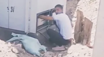 “تعبير عن راحة البال” .. أول إجراء أمني بعد انتشار فيديو لسرقة كابلات الكهرباء