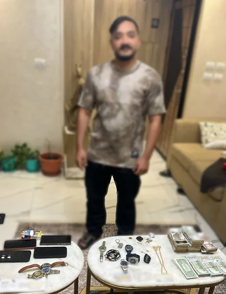 تفاصيل اعتقال المدون “مداهم” بتهمة استخدام ألفاظ غير لائقة تفاصيل اعتقال المدون “مداهم” بتهمة استخدام ألفاظ غير لائقة
