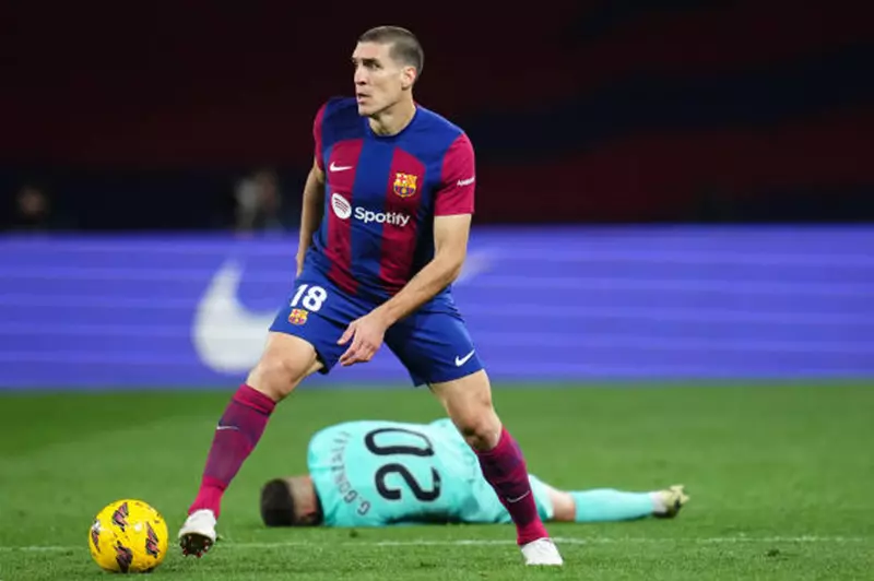 تقارير: برشلونة يغطي نصف راتب روميو لتسهيل انتقاله.