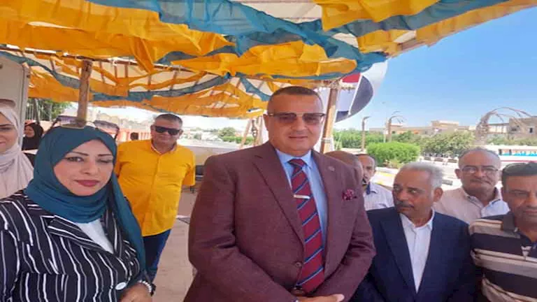 تقرير مصور: محافظ جنوب سيناء يتابع عملية الانتخابات في الطور ويحمل رسالة للمواطنين