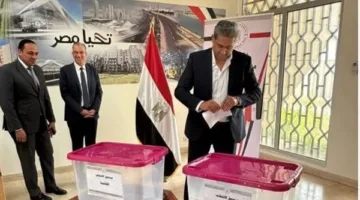 تواصل إقبال المواطنين المصريين في سلطنة عمان على السفارة للإدلاء بأصواتهم في انتخابات مجلس الشيوخ
