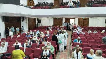 توافد أعضاء اتحاد المهن الطبية على دار الحكمة للتسجيل في الجمعية العمومية.
