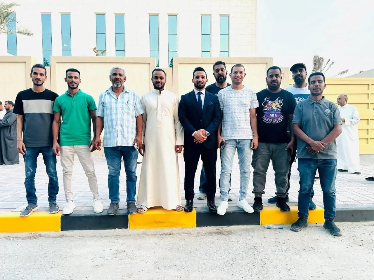 توافد المصريين في الكويت إلى مراكز الاقتراع بالسفارة للإدلاء بأصواتهم في اليوم الثاني من انتخابات مجلس الشيوخ 2025. توافد المصريين في الكويت إلى مراكز الاقتراع بالسفارة للإدلاء بأصواتهم في اليوم الثاني من انتخابات مجلس الشيوخ 2025.