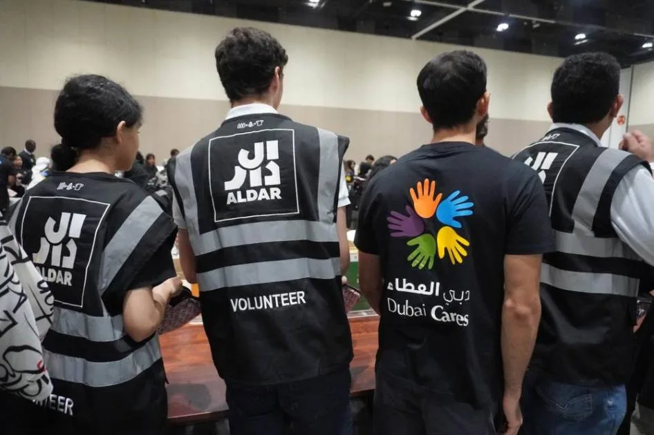 توزيع 10000 حقيبة مدرسية على الطلاب من العائلات المحتاجة توزيع 10000 حقيبة مدرسية على الطلاب من العائلات المحتاجة