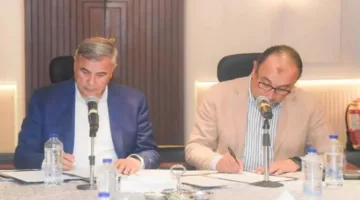 توقيع اتفاقية لتزويد محافظة الإسكندرية بـ 120 أتوبيساً يعمل بالغاز الطبيعي من إنتاج “النصر للسيارات”