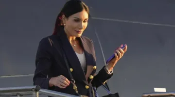 “ثائرة وفاعلة” … لورا لومر تطلق منصة للإبلاغ عن الموظفين الحكوميين غير المؤيدين لترامب