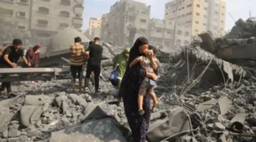 ثمانية فلسطينيين يُستشهدون جراء قصف الاحتلال لمنزلين في مخيم النصيرات وحي الزيتون