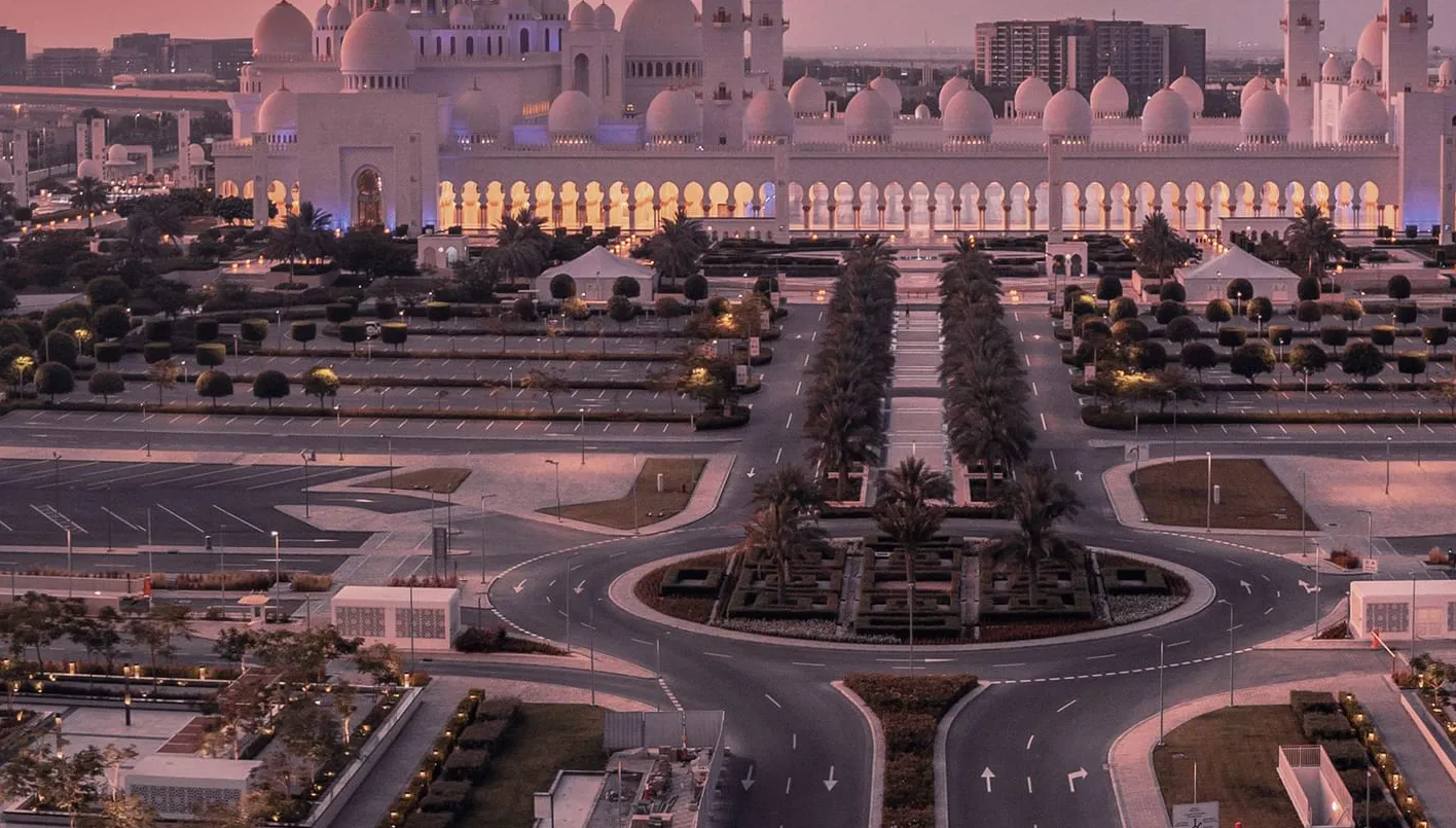 جامع الشيخ زايد الكبير في أبوظبي يحتل المركز الثامن عالميًا والأول في الشرق الأوسط ضمن فئة ‘أبرز الوجهات السياحية’ جامع الشيخ زايد الكبير في أبوظبي يحتل المركز الثامن عالميًا والأول في الشرق الأوسط ضمن فئة ‘أبرز الوجهات السياحية’