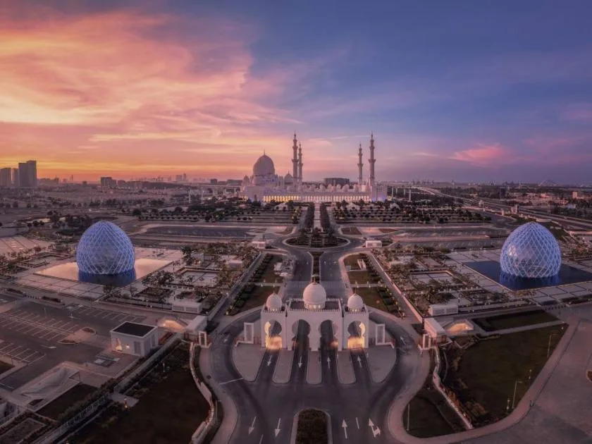 ‘جامع الشيخ زايد’ يحتل المرتبة الثامنة عالمياً والأولى في الشرق الأوسط ضمن فئة ‘أهم معالم الجذب’