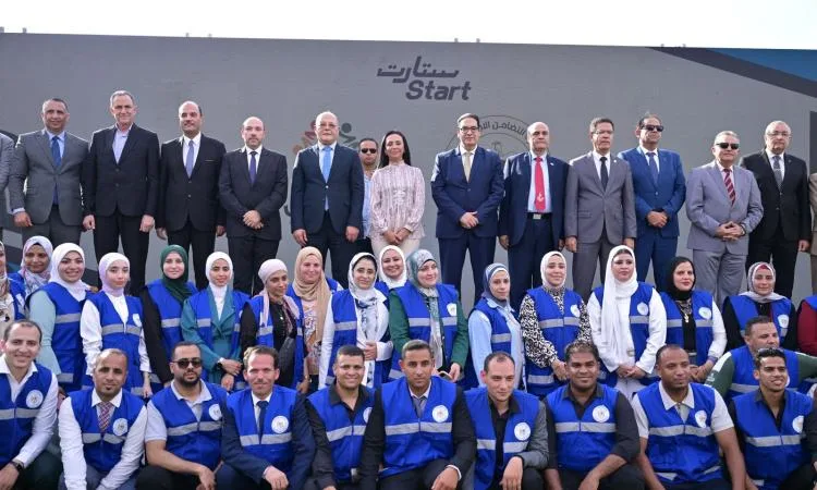 جامعة القاهرة تقدر مساهمات وزارة التضامن في دعم الطلاب لتأهيل جيل قادر على مواجهة التحديات المستقبلية. جامعة القاهرة تقدر مساهمات وزارة التضامن في دعم الطلاب لتأهيل جيل قادر على مواجهة التحديات المستقبلية.