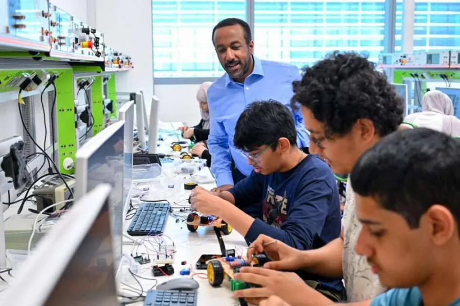 جامعة خليفة تستقبل 61 طالباً في برنامج “استكشف 2025” جامعة خليفة تستقبل 61 طالباً في برنامج “استكشف 2025”