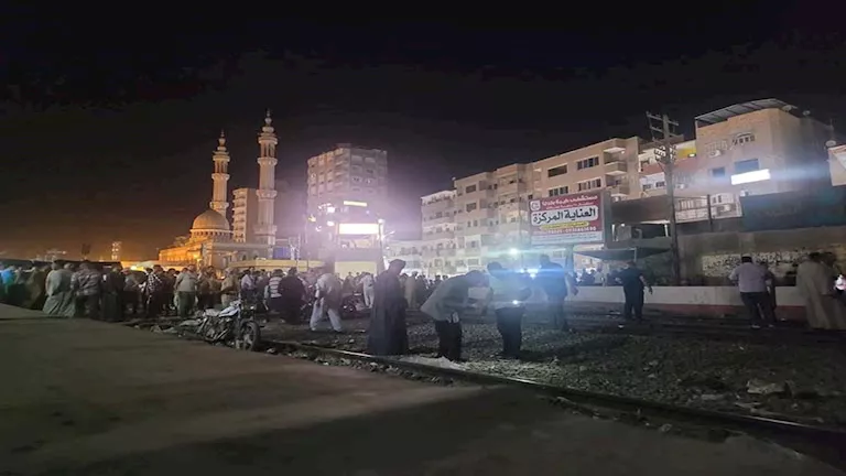 جثث بلا هوية.. سوهاج تودع 4 ضحايا، بينهم طفلة، في كارثة قطار الصعيد جثث بلا هوية.. سوهاج تودع 4 ضحايا، بينهم طفلة، في كارثة قطار الصعيد