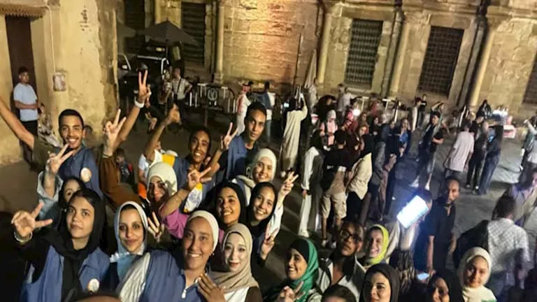جولة في شارع المعز لشباب المحافظات الحدودية ضمن فعالية “أهل مصر” 22 جولة في شارع المعز لشباب المحافظات الحدودية ضمن فعالية “أهل مصر” 22
