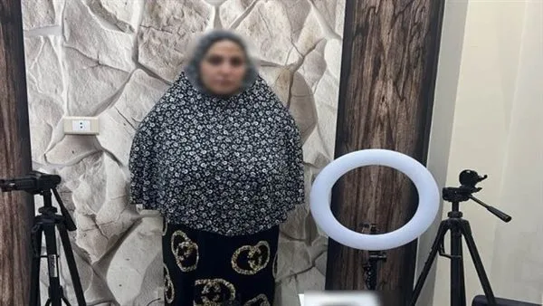 حبس البلوجر نعمة أم إبراهيم بسبب نشرها فيديوهات غير لائقة في البحيرة حبس البلوجر نعمة أم إبراهيم بسبب نشرها فيديوهات غير لائقة في البحيرة