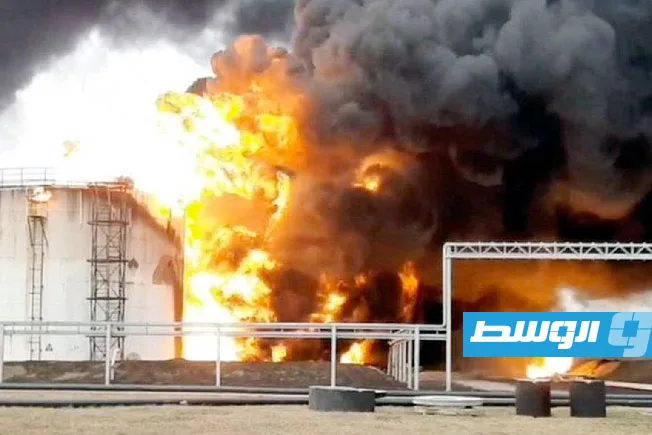 حريق في مستودع نفط روسي نتيجة هجوم أوكراني بواسطة الطائرات المسيرة حريق في مستودع نفط روسي نتيجة هجوم أوكراني بواسطة الطائرات المسيرة