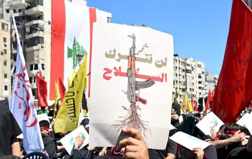 حزب الله ينبه من مخاطر “صراع داخلي”، والحكومة اللبنانية تعبر عن رفضها لهذه التصريحات. حزب الله ينبه من مخاطر “صراع داخلي”، والحكومة اللبنانية تعبر عن رفضها لهذه التصريحات.