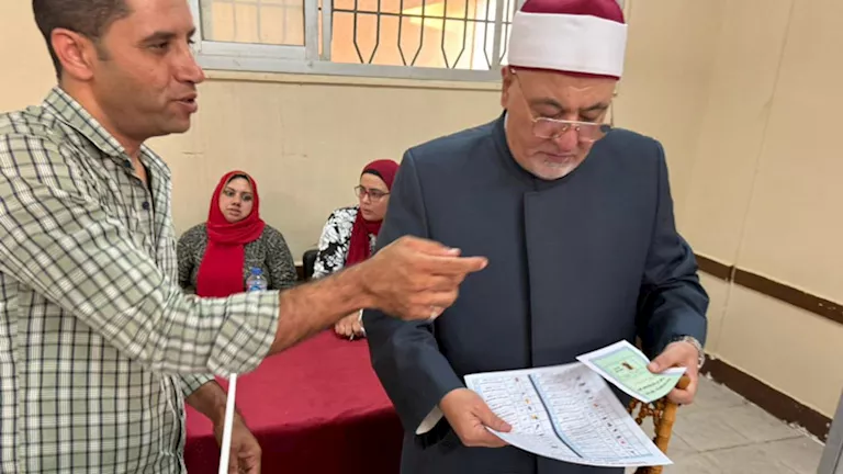 خالد الجندي بعد التصويت: جئت للدفاع عن الوطن من “إخوان تل أبيب” خالد الجندي بعد التصويت: جئت للدفاع عن الوطن من “إخوان تل أبيب”