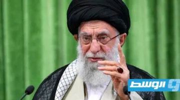 خامنئي يؤكد على موقف إيران الرافض لـ “الاستسلام” للولايات المتحدة