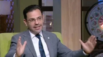 خبير في الجهاز الهضمي يشرح ضرورة شرب كميات كافية من الماء خلال فصل الصيف