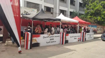 خلال الساعة الأولى.. وصول العشرات إلى لجنة بدر في الدقي للتصويت في انتخابات الشيوخ