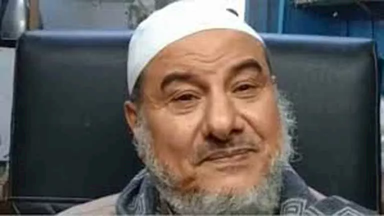 دموع الفخر لأداء ابنه: لحظات م touching في حياة والد محمد الشناوي دموع الفخر لأداء ابنه: لحظات م touching في حياة والد محمد الشناوي