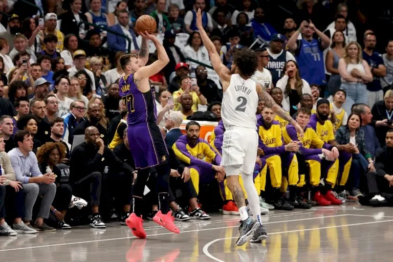 دوري “NBA”: دونتشيتش يجدد عقده مع ليكرز لثلاث سنوات إضافية دوري “NBA”: دونتشيتش يجدد عقده مع ليكرز لثلاث سنوات إضافية