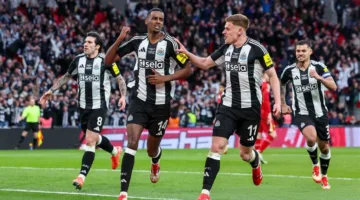 ديلي ميل: مانشستر يونايتد يعطل انتقال إيزاك إلى ليفربول