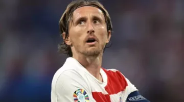ذا صن: مودريتش يسعى لإنهاء مسيرته في سوانزي سيتي