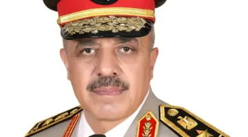 رئيس أركان حرب القوات المسلحة يبارك للفريق خالد خليفة حفتر بمناسبة تعيينه رئيساً للأركان العامة للجيش الوطني الليبي