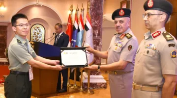 رئيس الأركان يشارك في أنشطة اليوم العلمي للكلية الفنية العسكرية