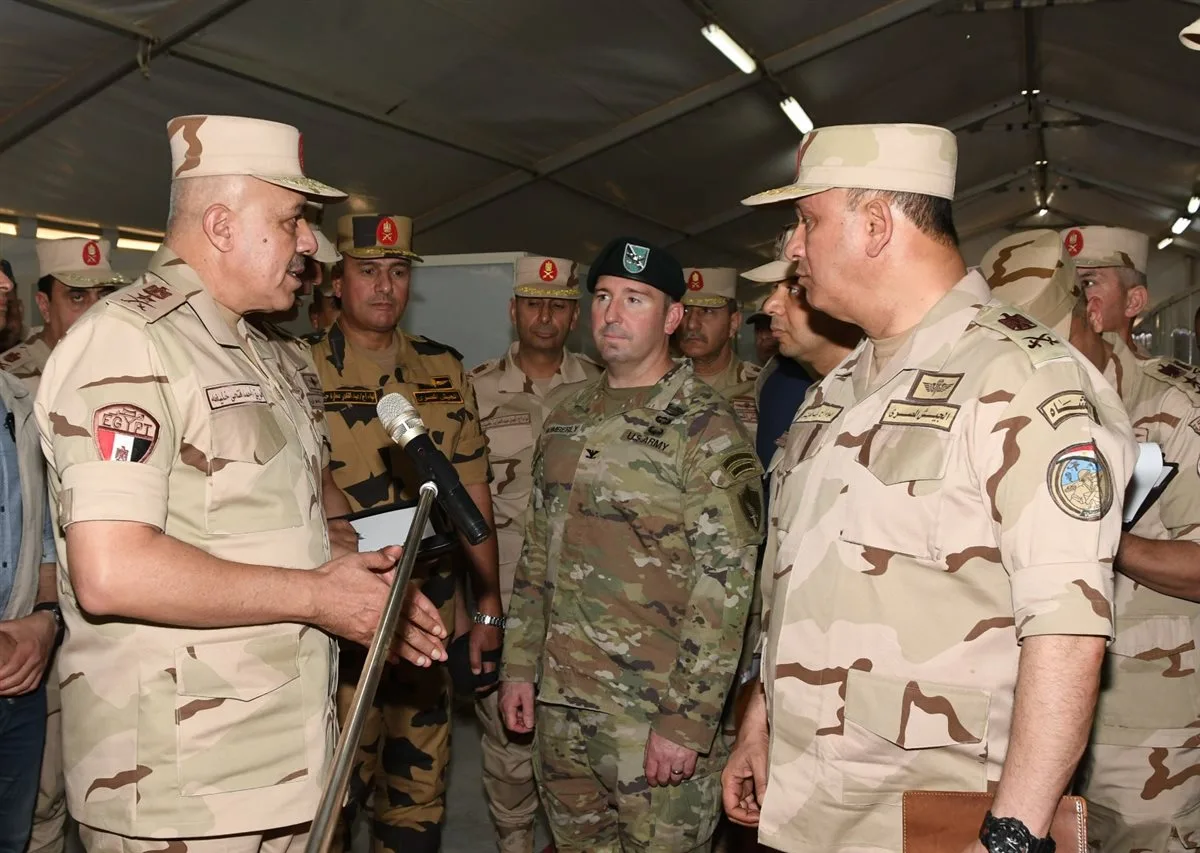 رئيس الأركان يطلع على الاستعدادات النهائية للتدريب المصري الأمريكي “النجم الساطع – 2025” رئيس الأركان يطلع على الاستعدادات النهائية للتدريب المصري الأمريكي “النجم الساطع – 2025”