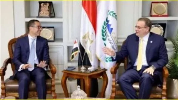 رئيس “التنظيم والإدارة” يناقش مع وزير الاستثمار طرق تعزيز التعاون المشترك رئيس “التنظيم والإدارة” يناقش مع وزير الاستثمار طرق تعزيز التعاون المشترك