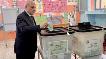 رئيس النيابة الإدارية يشارك في التصويت لانتخابات مجلس الشيوخ