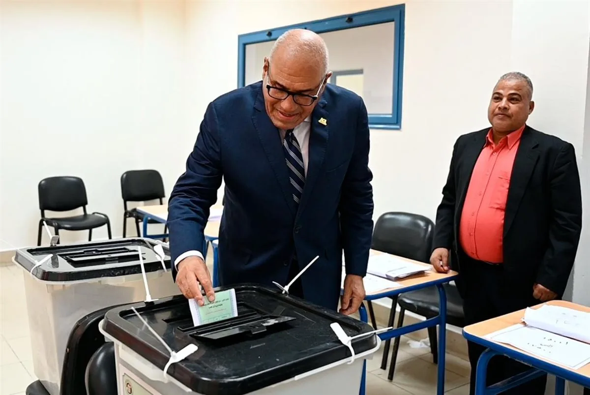 رئيس الهيئة العربية للتصنيع يشارك في التصويت لانتخابات مجلس الشيوخ رئيس الهيئة العربية للتصنيع يشارك في التصويت لانتخابات مجلس الشيوخ