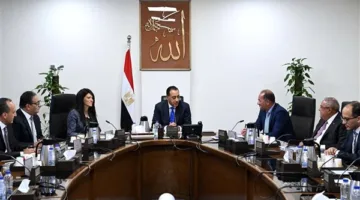 رئيس الوزراء يتابع طرق تطبيق قانون تنظيم ملكية الدولة في الشركات التابعة لها