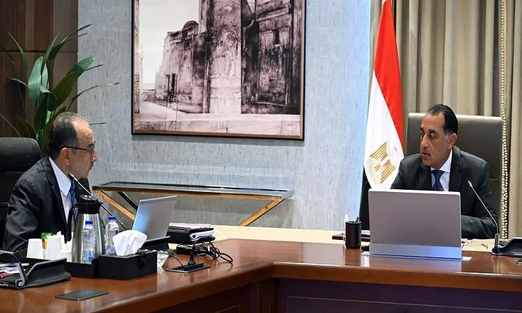 رئيس الوزراء يراقب تقدم مشروع تعزيز صناعة الغزل والنسيج رئيس الوزراء يراقب تقدم مشروع تعزيز صناعة الغزل والنسيج