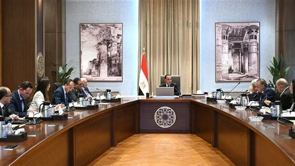 رئيس الوزراء يناقش مع اللجنة الاستشارية مستجدات الاقتصاد والقضايا الإقليمية رئيس الوزراء يناقش مع اللجنة الاستشارية مستجدات الاقتصاد والقضايا الإقليمية