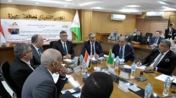 رئيس «حماية المستهلك» يجتمع مع محافظ الجيزة ورئيس الغرفة التجارية لمناقشة تخفيض أسعار السلع