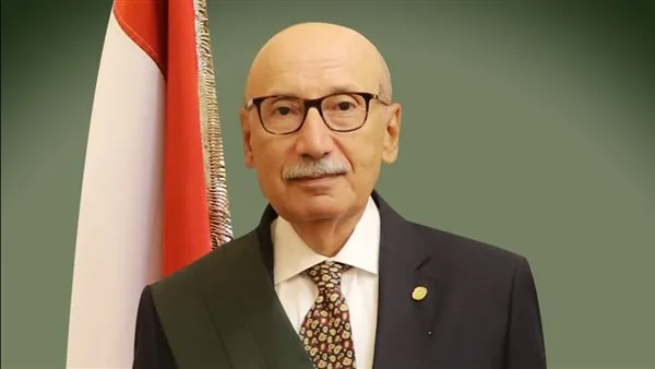 رئيس محكمة النقض يشارك في التصويت لانتخابات مجلس الشيوخ