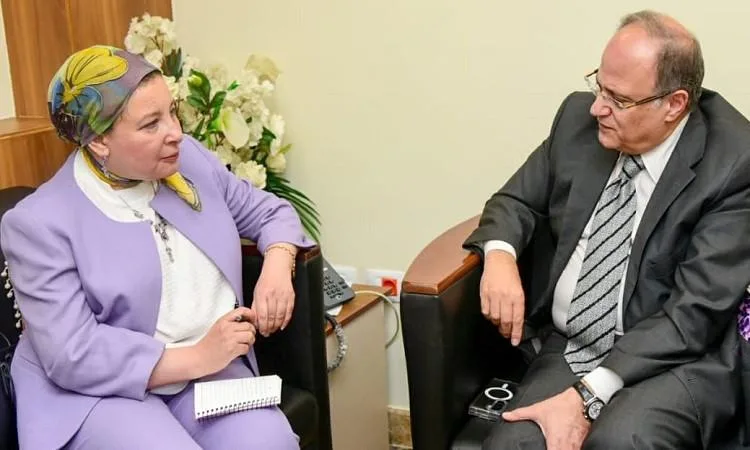 رئيس هيئة الدواء يلتقي بسفيرة مصر في مالاوي للتنسيق بشأن تعزيز التعاون.