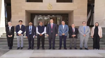 رئيس هيئة الرعاية الصحية يناقش مع السفير الهندي موضوع التغطية الصحية الشاملة والجراحة