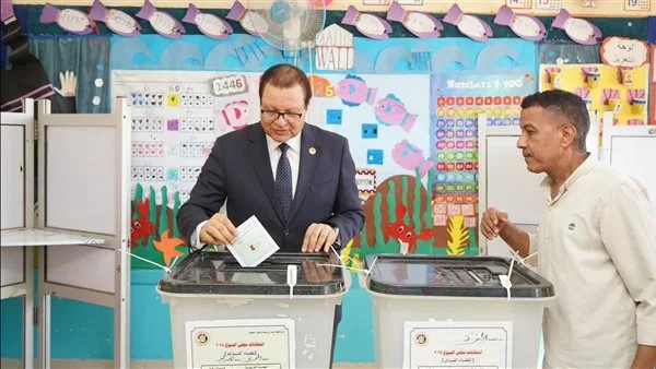 رئيس هيئة الرقابة الصحية يشارك في التصويت لانتخابات مجلس الشيوخ