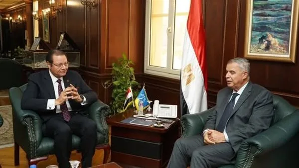 رئيس هيئة الصحة ومحافظ الإسكندرية يتباحثان حول استراتيجية متكاملة لإضفاء الاعتماد على المرافق الصحية. رئيس هيئة الصحة ومحافظ الإسكندرية يتباحثان حول استراتيجية متكاملة لإضفاء الاعتماد على المرافق الصحية.