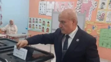 رئيس هيئة النيابة الإدارية يشارك في انتخابات مجلس الشيوخ في مدينة 15 مايو.
