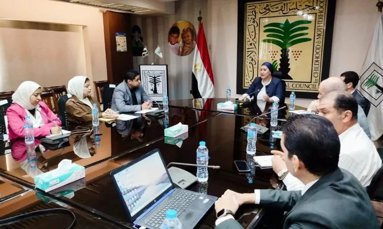 رئيسة “الطفولة والأمومة” تناقش سبل التعاون مع الاتحاد المصري للكيانات الشبابية رئيسة “الطفولة والأمومة” تناقش سبل التعاون مع الاتحاد المصري للكيانات الشبابية