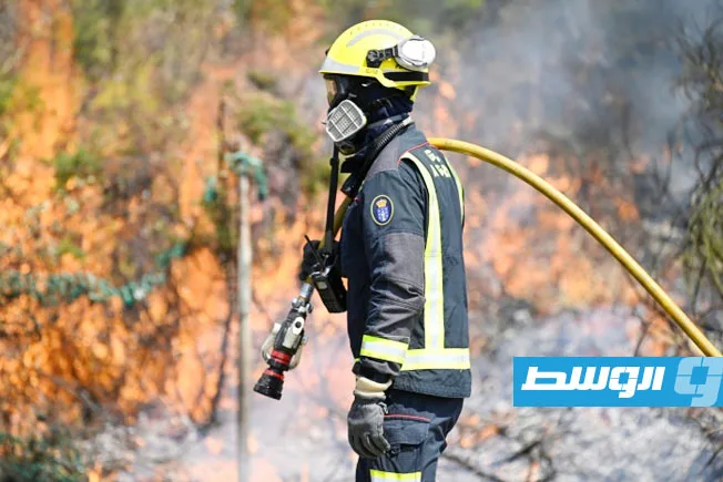 رابع إطفائي يُقتل خلال حرائق الغابات في البرتغال.. وإسبانيا تكثف جهودها للسيطرة على النيران رابع إطفائي يُقتل خلال حرائق الغابات في البرتغال.. وإسبانيا تكثف جهودها للسيطرة على النيران